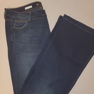 Kut from the kloth 16w long Chrissy flares